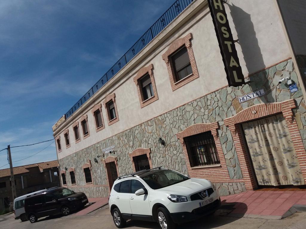 Hotel Hostal La Aldaba Montearagon Esterno foto